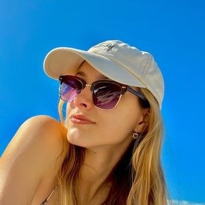 Meet your Posher, Abbey